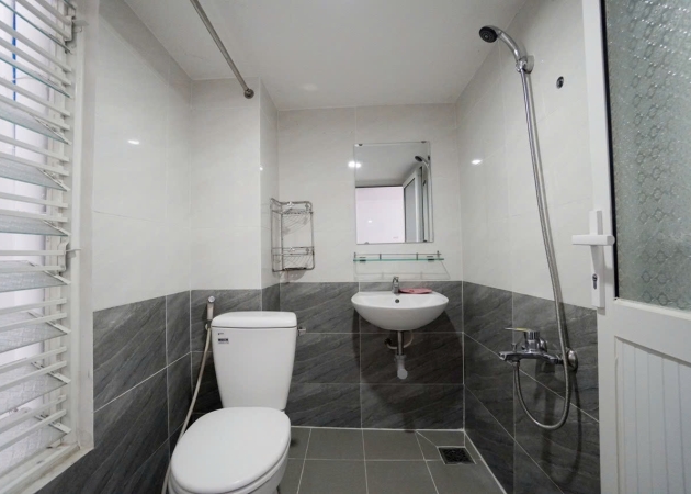 Phòng duplex đầy đủ nội thất cửa sổ lớn